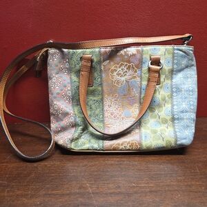 vintage Fossil genuine leather patchwork floral shoulder bag. 